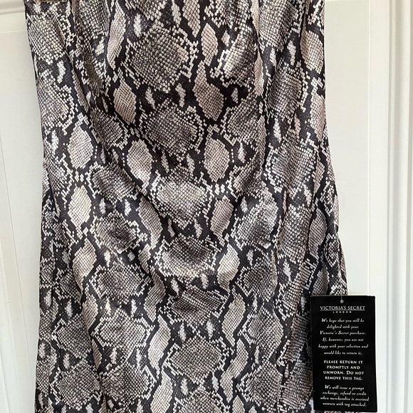 Victoria’s Secret London sexy dress by Hugo Buscati Snake skin pattern. Size 10 - Picture 6 of 15